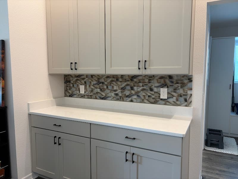 Cabinets & Backsplash